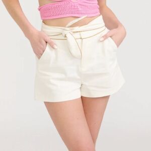 NEW VESTIQUE White Belted Shorts